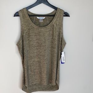 Metallic tank